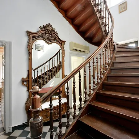 Adorabella Estate